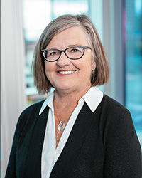 Ellen Barry, administratice